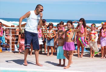 Unterhaltung für Kinder am Strand